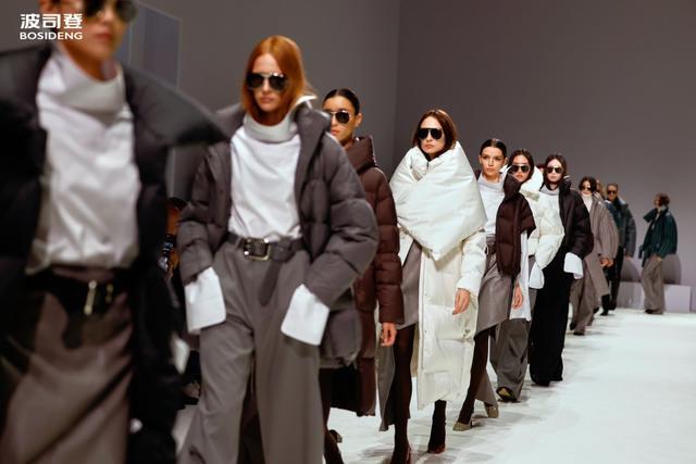 绩稳健增长 双聚焦战略构建增长新引擎瓦力棋牌波司登202526上半财年业(图2)